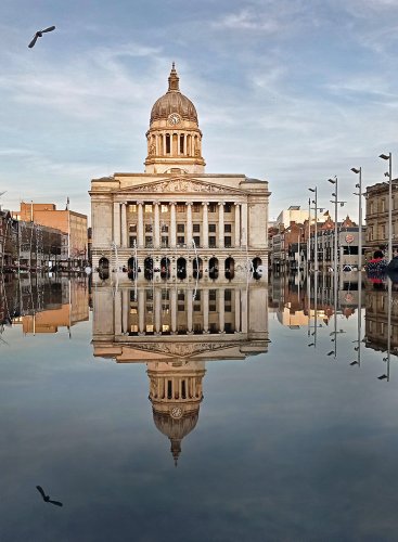 Nottingham. City Hall.