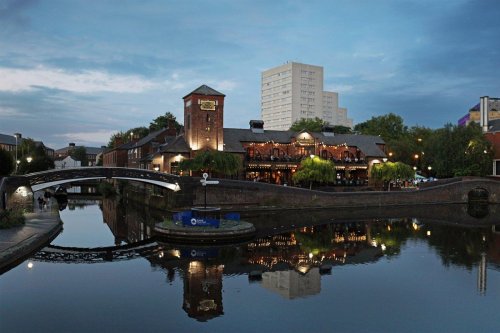 Birmingham. City canals.